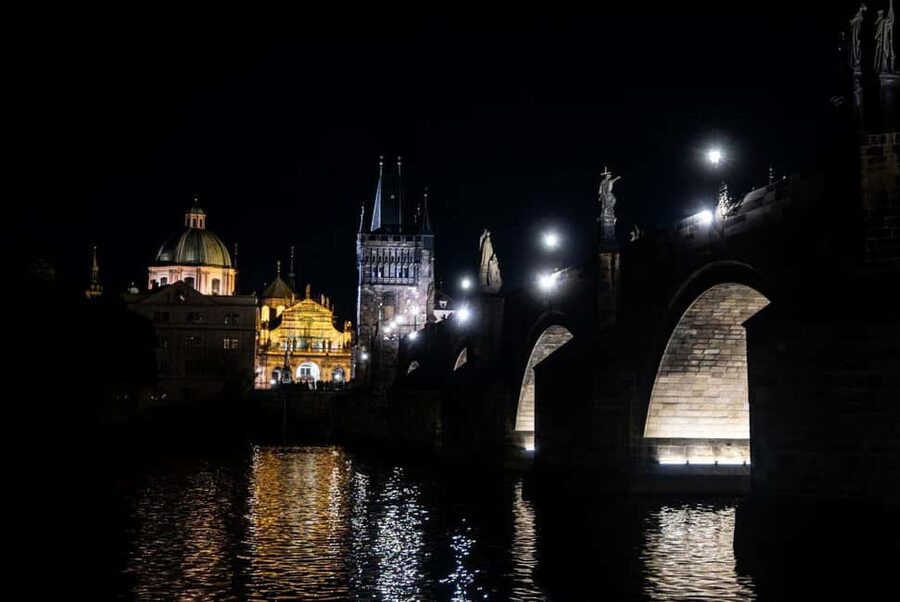 Prague: Vltava River Cruise in Jazz Style and Commentary - Old Town Prague on the River, a Calm Way to Re-Orient