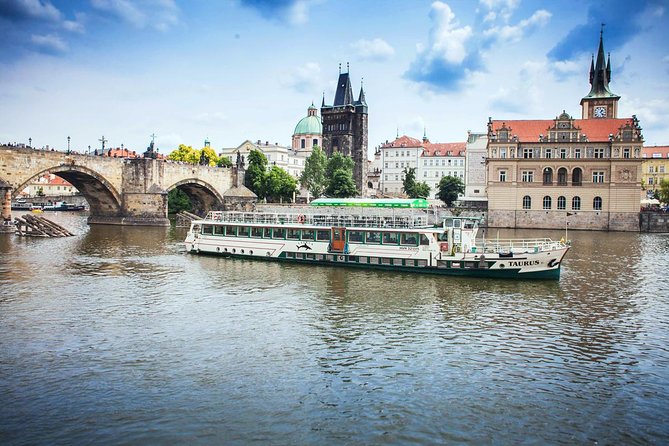 Prague Vltava River Lunch Cruise - Music and the narration question: what changes from day to day