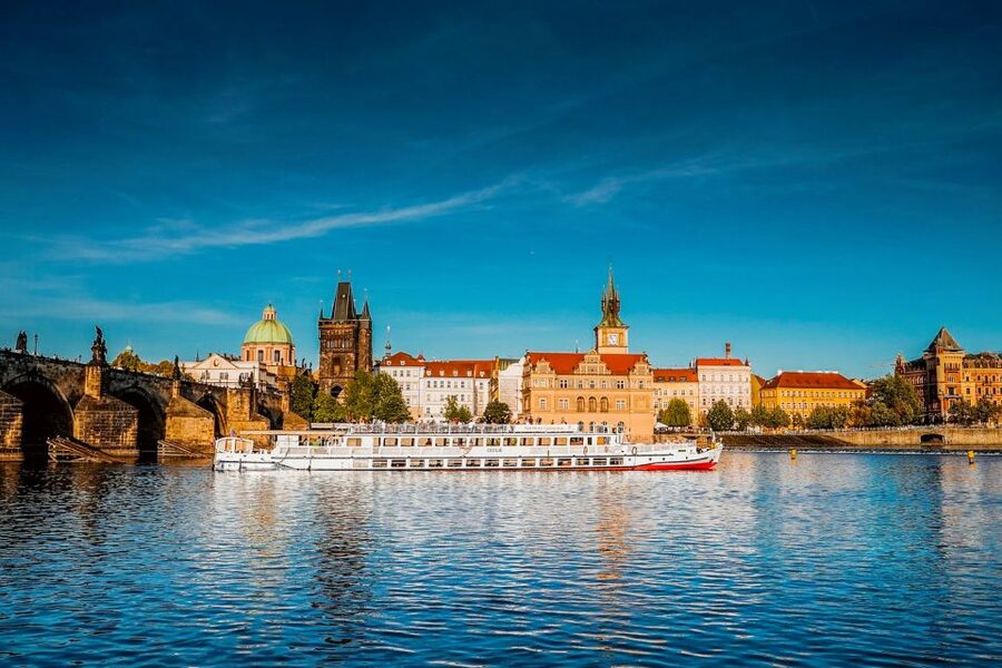 Prague: Vltava River Night Cruise with Buffet - The Prague Castle Payoff: Panoramic Views That Hit Hard at Night
