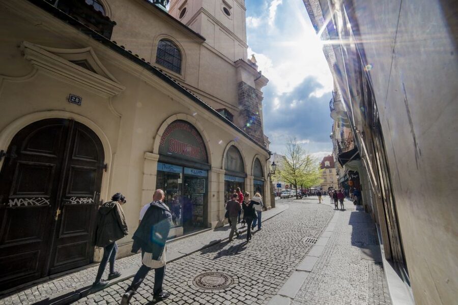 Prague: World War 2 and Operation Anthropoid Walking Tour - Petschek Palace: A Turning Point in Tone