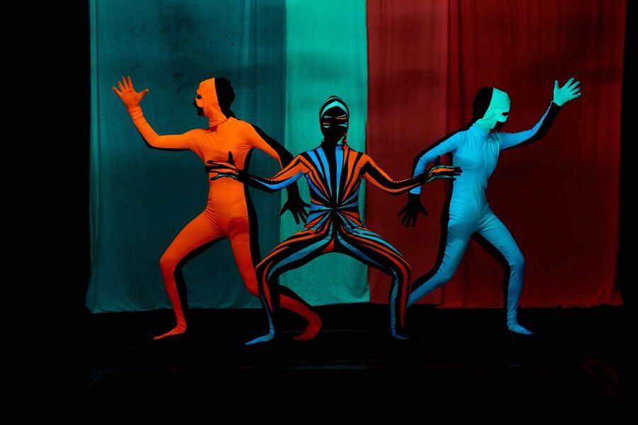 Prague: WOW Show Black Light Theater - Sound, pacing, and the 65-minute format with no intermission