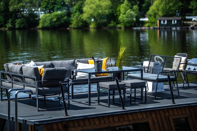 Prague YachtBoat CLASSIC cruise with Unlimited Beer or Prosecco - The 3-hour Vltava route, stop by stop