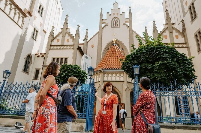 PRIVATE: 3h Stories of Prague Jewish Quarter Tour, drink included - Entering Maisel Synagogue: art, memory, and a strong first stop