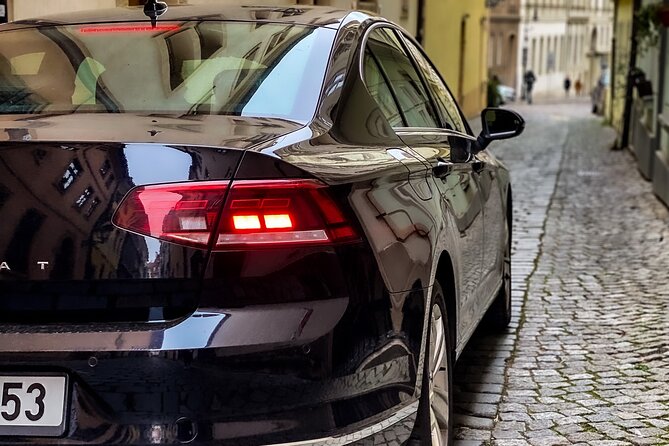 Private ARRIVAL Transfer by LIMOUSINE 3+1pax - Key Things You Will Notice