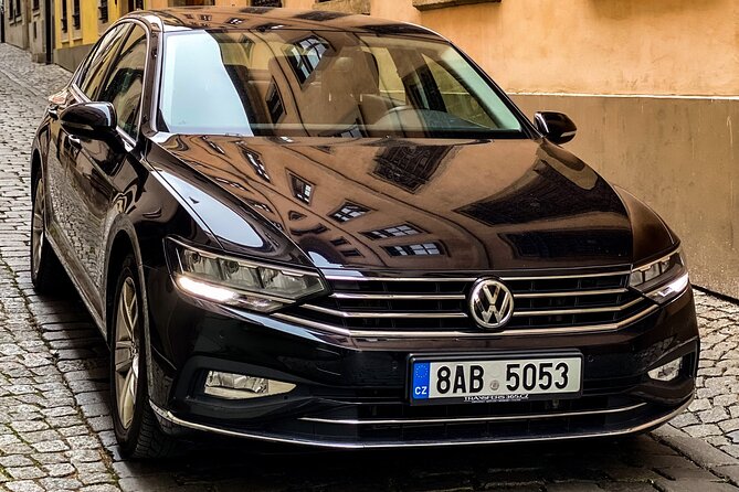 Private ARRIVAL Transfer by LIMOUSINE 3+1pax - Inside the Car: Comfort, Air-Conditioning, and a Quick Escape