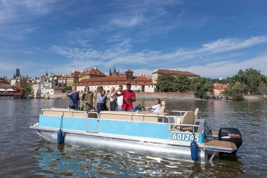 Private Boat Cruise With Unlimited Prosecco - Unlimited Prosecco plus your own music creates the right kind of Prague party