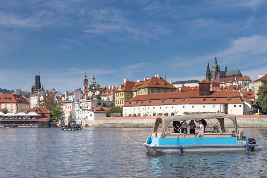 Private Boat Cruise With Unlimited Prosecco - Who should book this cruise (and who might skip it)