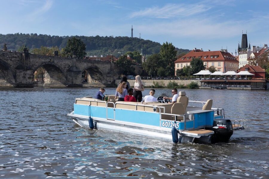 Private Boat Cruise With Unlimited Prosecco - Meeting at U Bukanyra and Botel Albatros, then you are moving fast