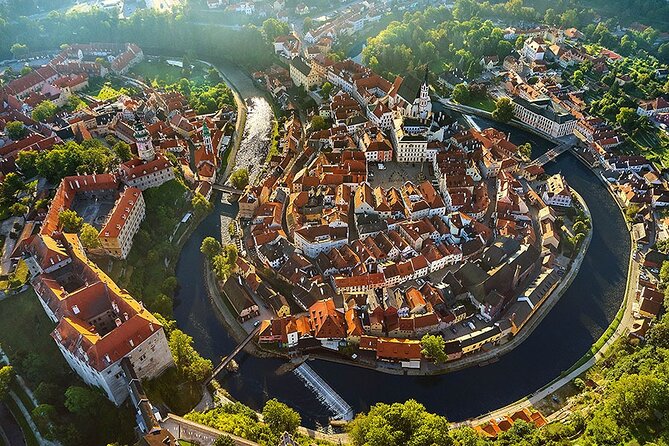 Private Day Trip from Prague to Cesky Krumlov - Price and Value: Up to 6 Passengers Per Private Vehicle