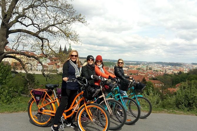 PRIVATE eBIKE TOUR - Stop 4: castle history, so you see Prague Castle as more than a postcard