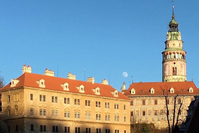 Private evening tour Cesky Krumlov Old Town and Castle area - Stop 1: The Castle Garden and the Cascade fountain