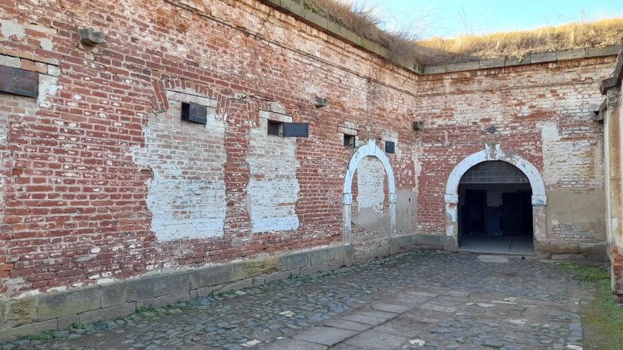 Private Half-Day Tour To Terezin Concentration Camp - Small Fortress: Walking Through the Gestapo Prison System