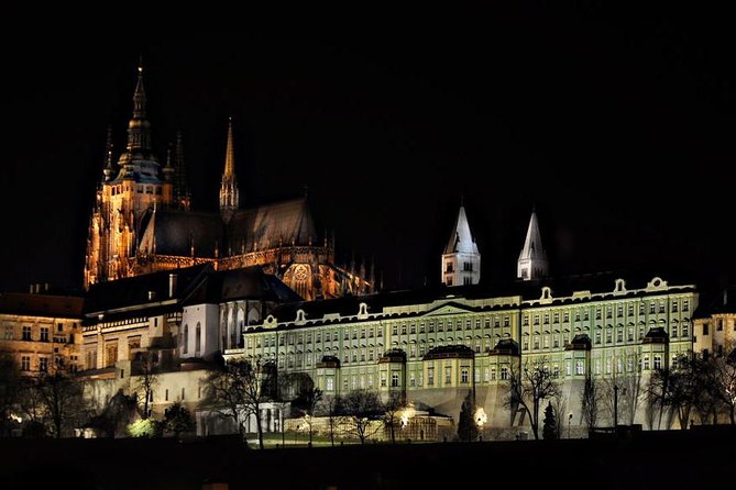Private Photography Tour of Prague by Night - Why Prague looks different when the lights come on