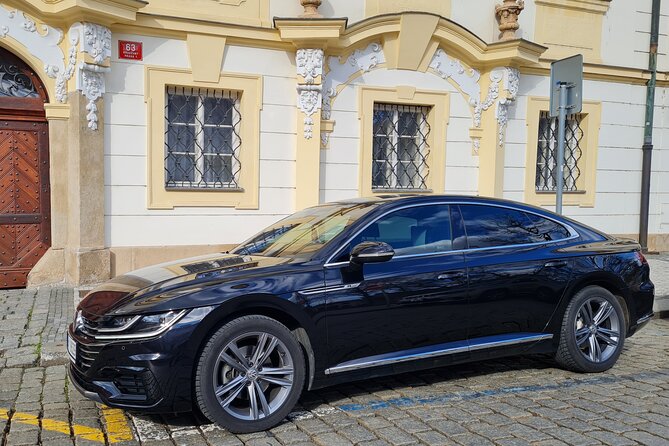 Private Prague Airport Departure Transfer - The Drive to Prague Airport: How to Use the Time