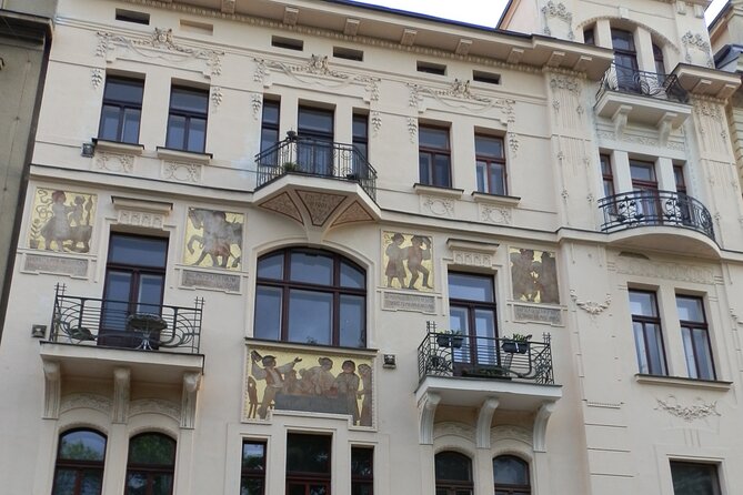 Private Prague Art Nouveau and Cubism Walking Tour - Three Cubist Houses to Villa Kovarovic: The Cubist sweep gets bigger