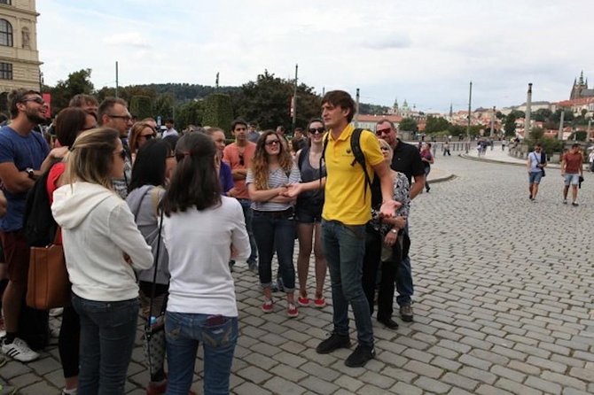 Private Prague Castle and Castle District Tour - Pickup, meeting up, and how to set the right tone before walking starts