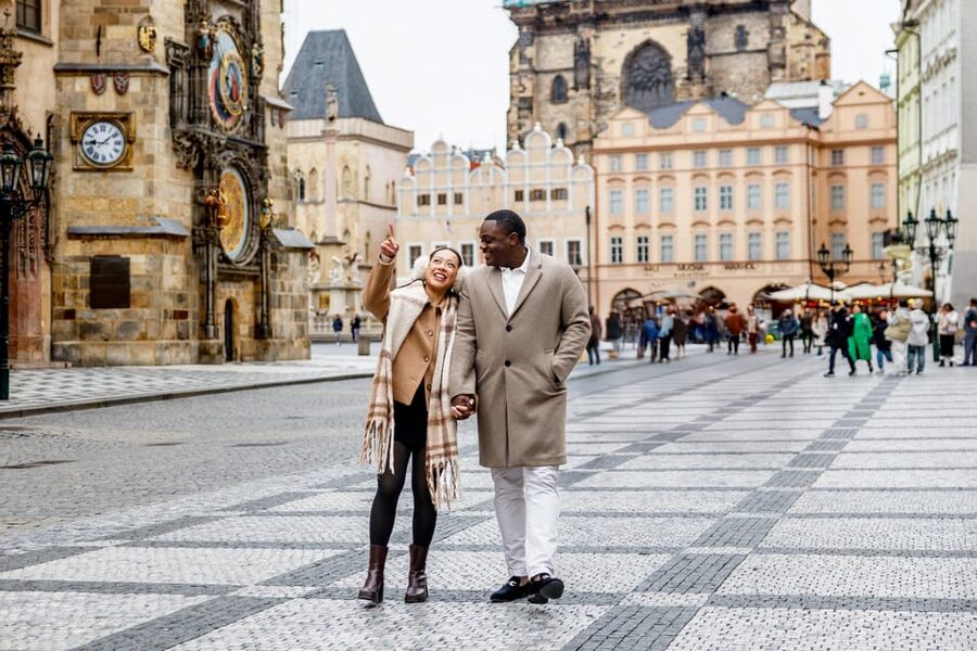 Private Prague Sunrise Photoshoot + Walking Tour - Meeting Leah in Old Town (pickup options and a real pre-shoot plan)