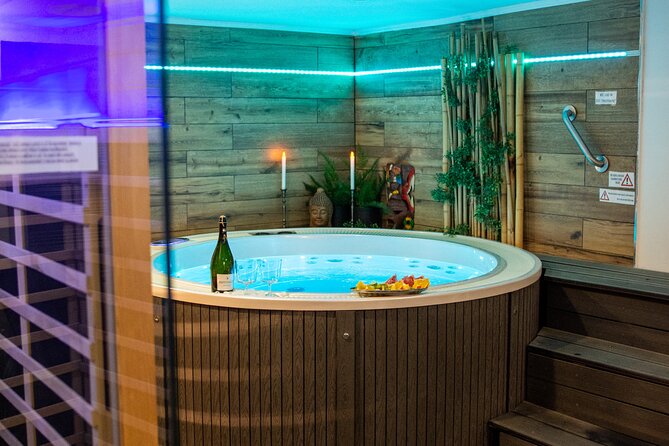 Private Spa with Jacuzzi and Sauna - BLACK ZONE - Sauna time with two options, and one important caution