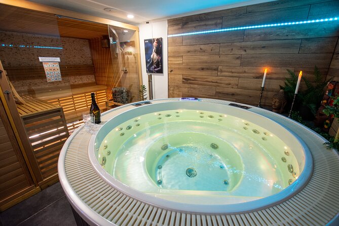 Private Spa with Jacuzzi and Sauna - BLACK ZONE - Included refreshments, the stuff that makes it feel like a treat
