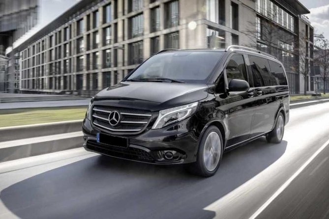Private Transfer from Prague Airport to Prague City Hotels 1 - 3 pax - Flight Delays, Early Landings, and How Pickup Timing Gets Handled
