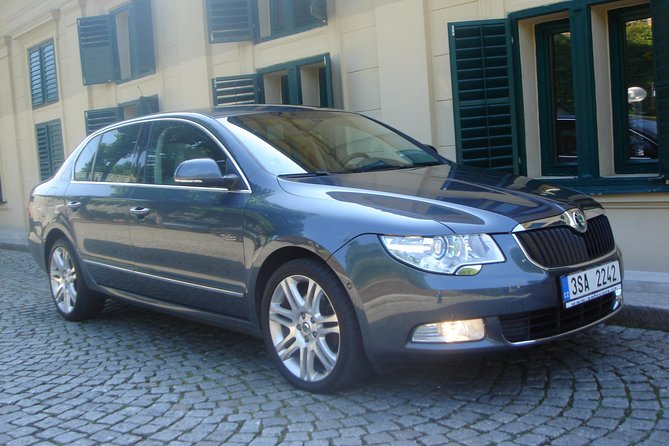 Private Transfer from Prague Airport to the City Centre - From Prague Airport to the City, Without the Grabs and Games