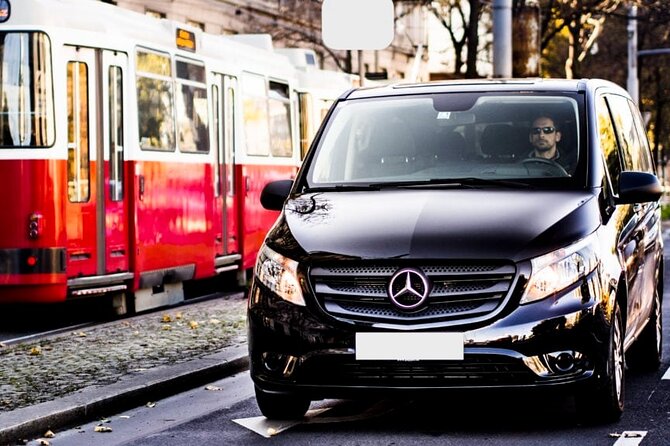 Private Transfer Prague to Passau or Passau to Prague with stop in Cesky Krumlov - Český Krumlov stop: 2 hours for castle views and photo time