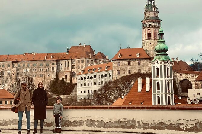 Private UNESCO Český Krumlov Trip from Prague with Local Guide - Cesky Krumlov Castle: Courtyards, Legends, and the Five-Stop Story