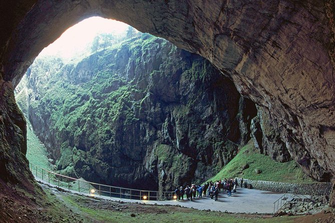 PUNKVA CAVES, ABYSS and PERNSTEJN CASTLE =only from Apr to Sep - Price and logistics: why it costs what it costs, and where you should expect extra fees