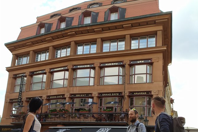 Rent-a-Friend in Prague - Old Town Hall and the Astronomical Clock stop that lasts 10 minutes