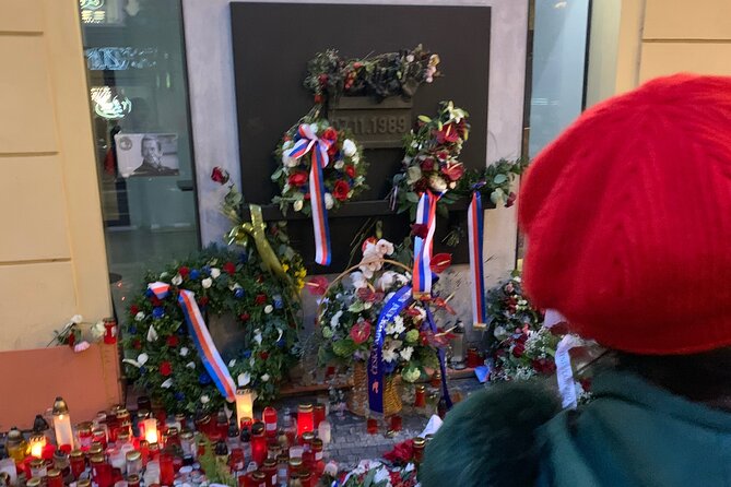 Second World War & Communism (Tip-based 3 hour tour) - Old Town Square for the Prague Uprising, then straight to Communism