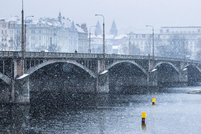 Shared Arrival Transfer: Prague Airport to Hotels - Should You Book This Shared Arrival Transfer?