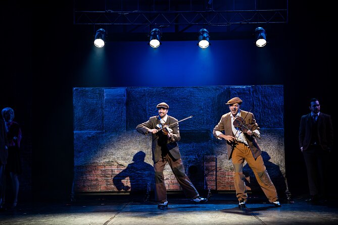 Singin' in the Rain Musical in Hybernia Theatre - Following the 1927 story, without getting lost