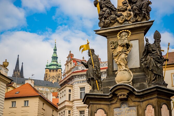Skip-the-line Lobkowicz Palace Private Tour & Concert - Your starting point, the Holy Trinity Column, and a quick orientation