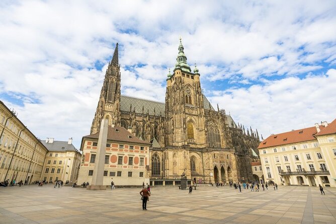 Skip the line: Prague Castle Interiors Tour with Local Guide - Why Prague Castle Interiors in 2.5 Hours Feels Like a Win