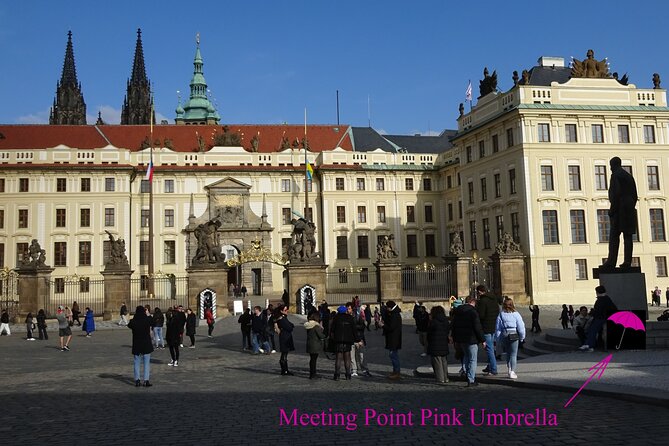Small-Group Tour of Prague Castle with a local guide - Meeting point at Masaryk Statue, and how the tour actually moves