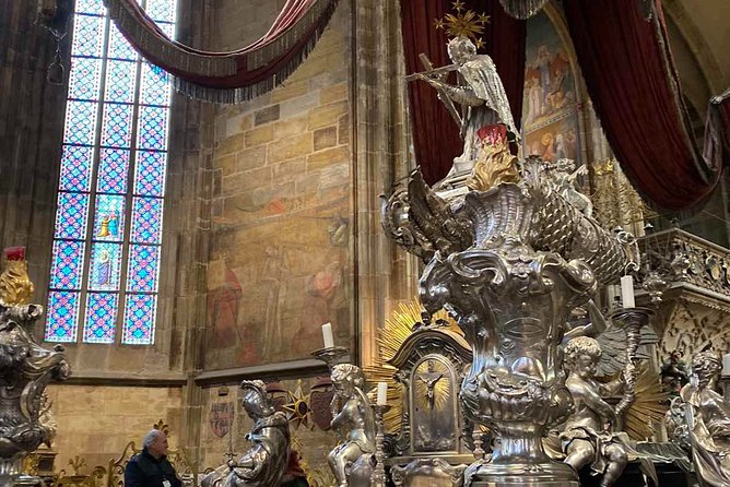 Small-Group Tour of Prague Castle with a local guide - Stop 4: Old Royal Palace, where Czech rulers lived and ruled