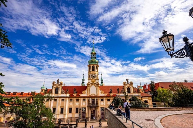 St Vitus Cathedral & Hidden Gems of Prague Castle - Price and timing: what $116 buys you in real value