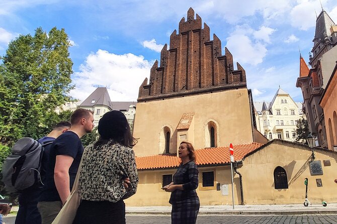 Stories of Jewish Prague Walking Tour - Entering the Jewish Quarter, Starting at the Old-New Synagogue