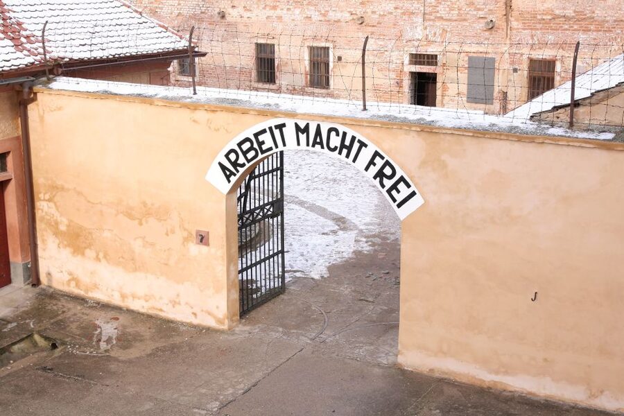 Terezin Memorial: Entry Ticket Combo w. Guided Walking Tour - Small Fortress guided tour: the Prague Gestapo prison, made clear