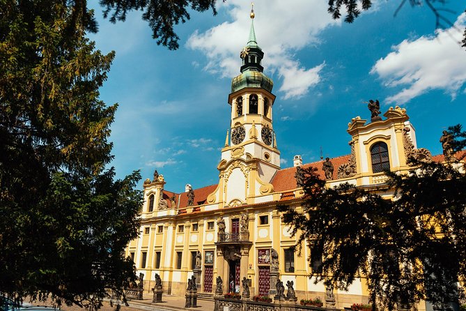 The History of Prague: Prague Castle & Castle District Private Tour - Tips to make the Castle hill walk easier and more enjoyable