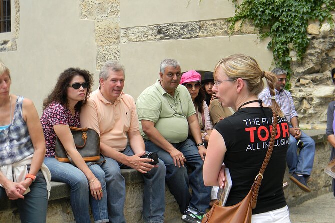 The Prague Tour All Inclusive with Pick up, Boat Trip and Lunch - The included lunch and the river boat trip that actually reset your energy