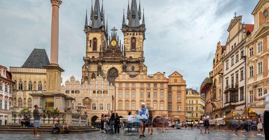 The Royal road, walking tour in french - Karlova Street to Charles Bridge, the exact place for photos and context