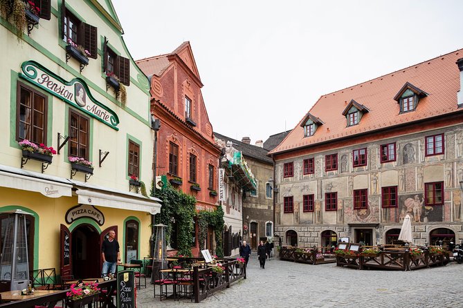 UNESCO Cesky Krumlov from Prague with Guided Tour and Transfer - Free time in town: eating, shopping, and a smart pace