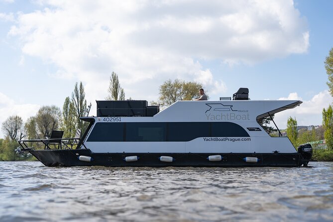 VIP Prague YachtBoat ONE Experience: All-You-Can-Drink - The 3-hour cruise plan, from Naplavka Rasinovo nabrezi to Dancing House views