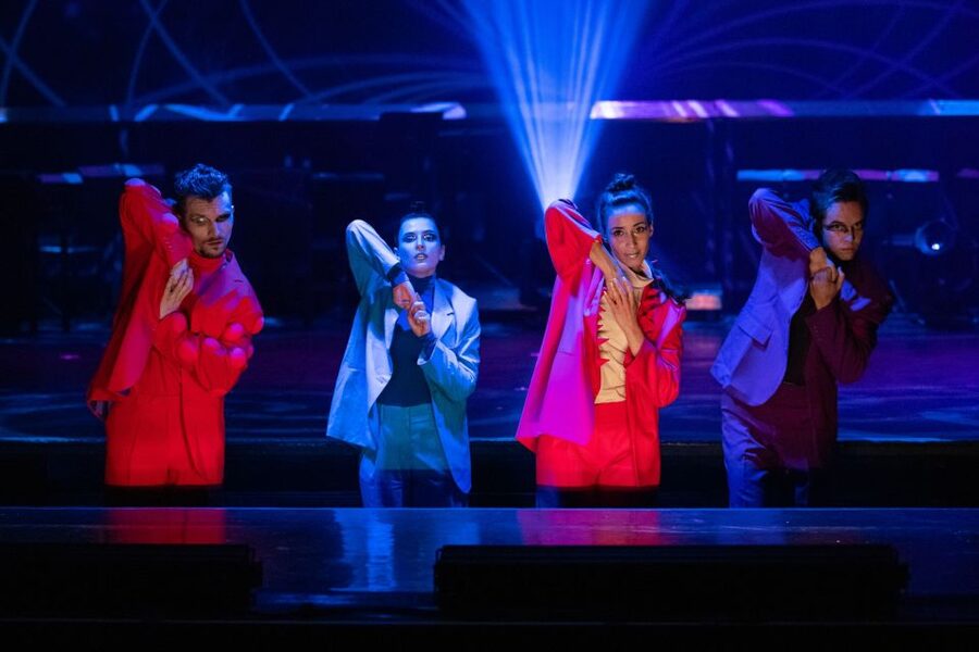 Vivaldianno The Show in Theatre Hybernia - Visuals that work best if you sit with your eyes open