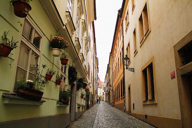 Walking through ages: 11th to 21st century, Prague flavoured - Charles Bridge: statues, big views, and a classic postcard you can actually use