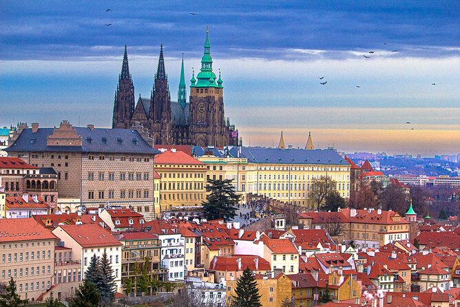 Walking through ages: 11th to 21st century, Prague flavoured - Old Town Square and Stare Mesto: where the day’s story tightens