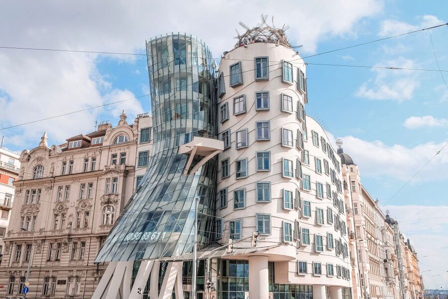 Walking tour of Prague in French : Nové Město - Nové Město in a single walk, Charles IV’s plan made visible