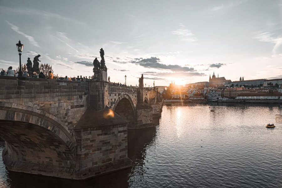 Walking tour of Prague in french: Old Town & Charles Bridge - Key Points You Will Actually Care About