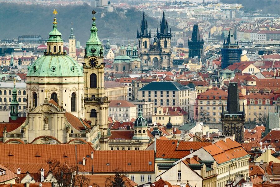Walking tour of Prague in french: Old Town & Charles Bridge - Meeting at Celetná 601/5: Quick Transit Wins
